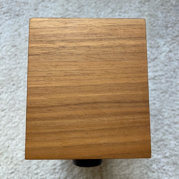 Tivoli Audio Model One AM / FM Table Radio, Classic / Walnut, 2.4 Lb - Picture 9 of 12